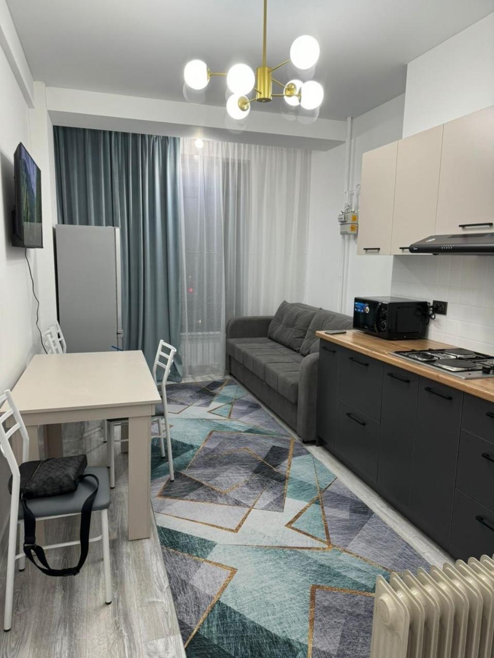 Evita Apartment بيشكيك المظهر الخارجي الصورة